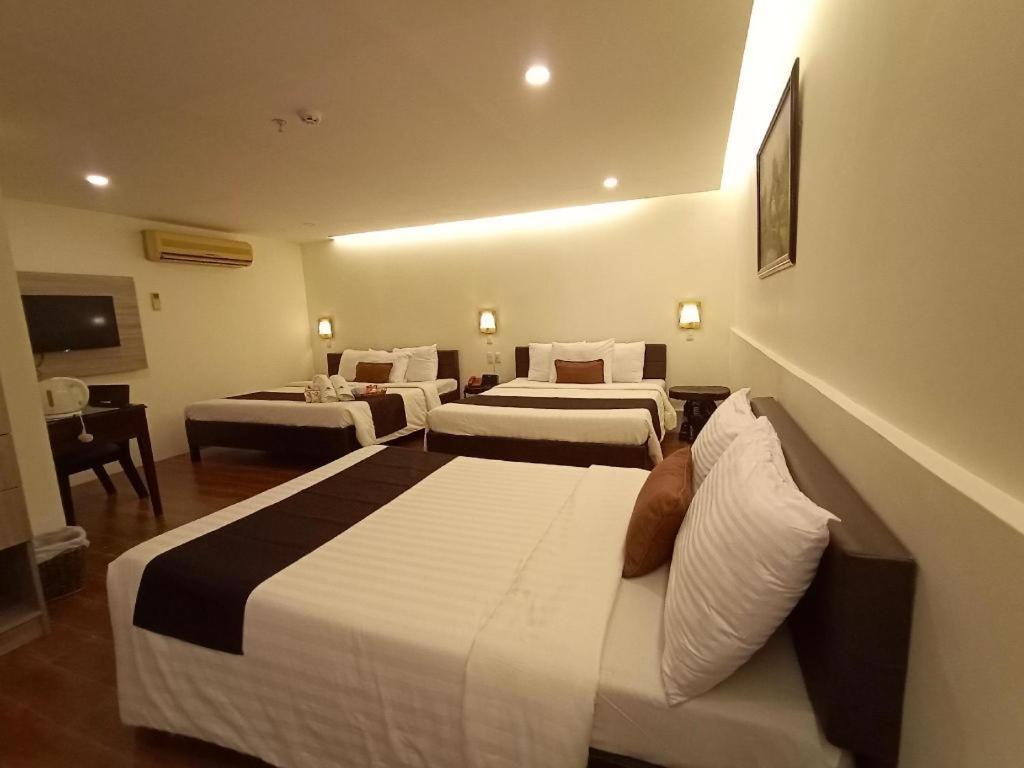 Hotel Asuncion Laoag Εξωτερικό φωτογραφία